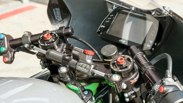 Sportbike sử dụng động cơ ktm 890 đang thử nghiệm