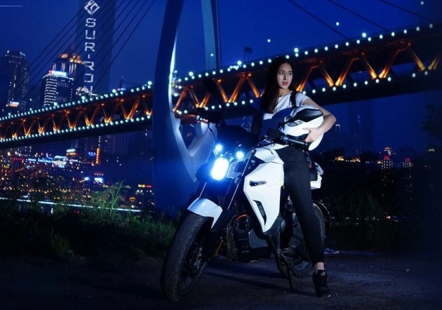 Sur-ron white ghost e-bike chào hàng phân khúc động cơ xe điện