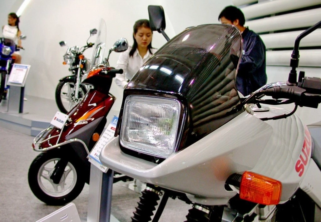 Suzuki dự kiến sẽ giới thiệu katana 150 cạnh tranh với honda cb150r 