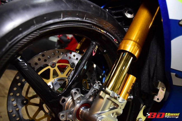 Suzuki gsx-r1000 hung thần dragbike thay đổi ngoạn mục với dàn chân bst carbon cao cấp