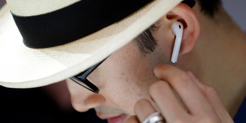Tai nghe airpods của iphone 7 bị cáo buộc tồn tại bức xạ