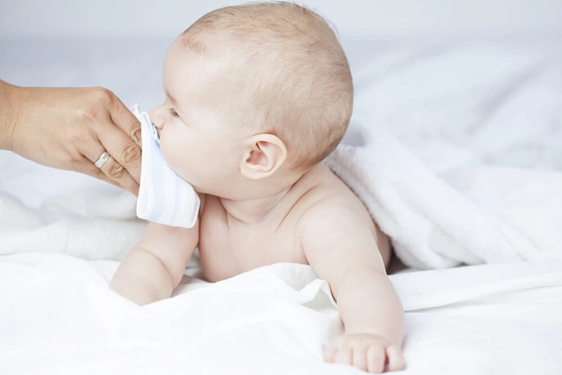 Trẻ sơ sinh bị cúm a phải làm sao