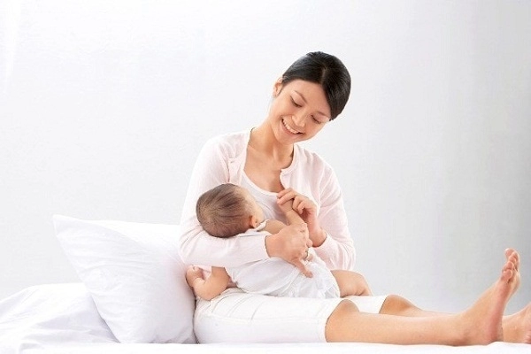Trẻ sơ sinh dễ bị bẹt đầu do ngủ sai tư thế và đây là cách giải quyết cấp bách