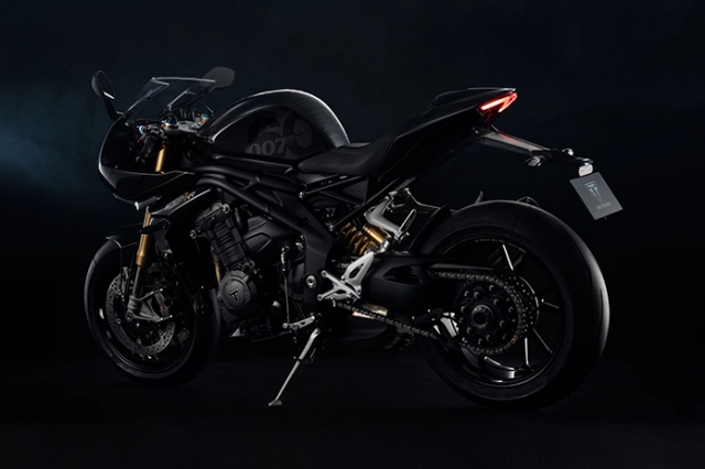 Trình làng triumph speed triple 1200 rr bond edition độc đáo tuyệt đẹp