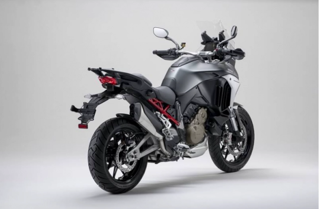 Triumph tiger 1200 gt explorer và ducati multistrada v4 s trên bàn cân thông số