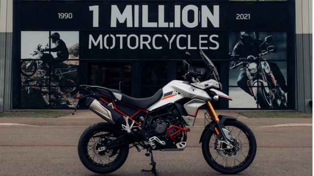 Triumph tiger 900 1 million edition lộ diện - kỷ niệm chiếc xe thứ 1 triệu được sản xuất