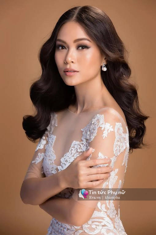 Tung ảnh đậm chất beauty queen mâu thuỷ đang đến rất gần với miss universe rồi