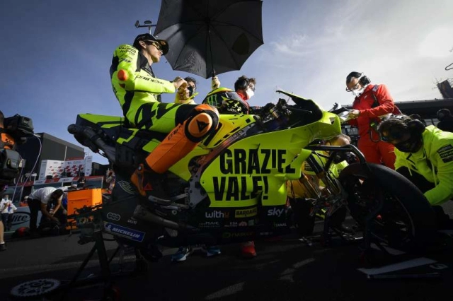 Valentino rossi chính thức tạm biệt motogp