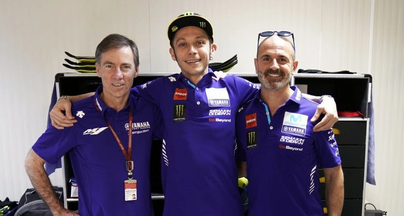 Valentino rossi ký hợp đồng với yamaha movistar racing đến 2020