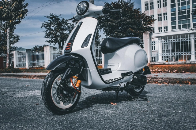 Vespa primavera tinh tế trong dàn chân hoàng kim giá trị