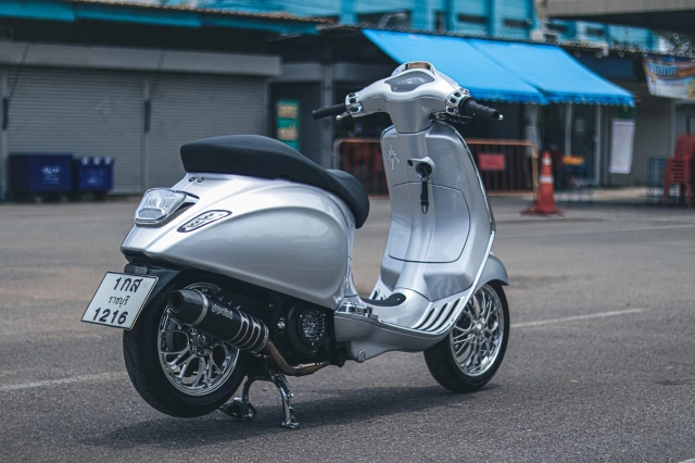 Vespa sprint lan tỏa sức hút mạnh mẽ với dàn chân bạch kim