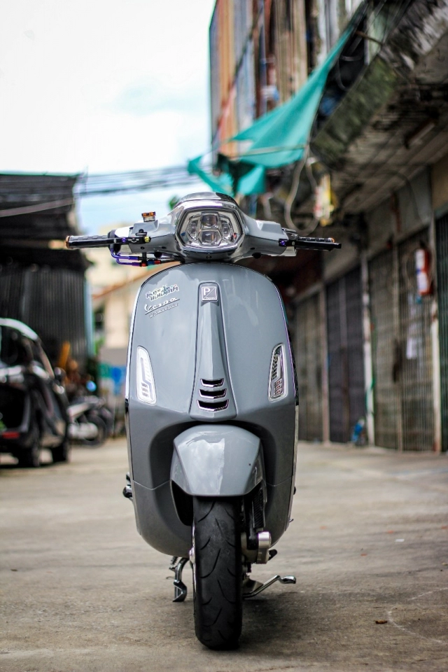 Vespa sprint sở hữu hàng loạt trang sức cao cấp gây mê người đọc