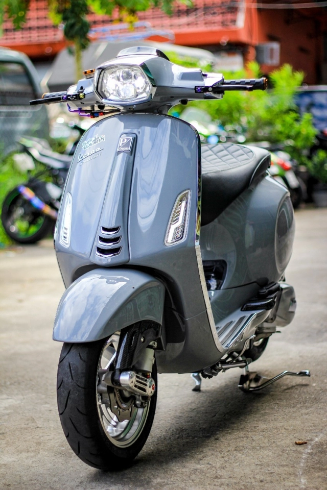 Vespa sprint sở hữu hàng loạt trang sức cao cấp gây mê người đọc