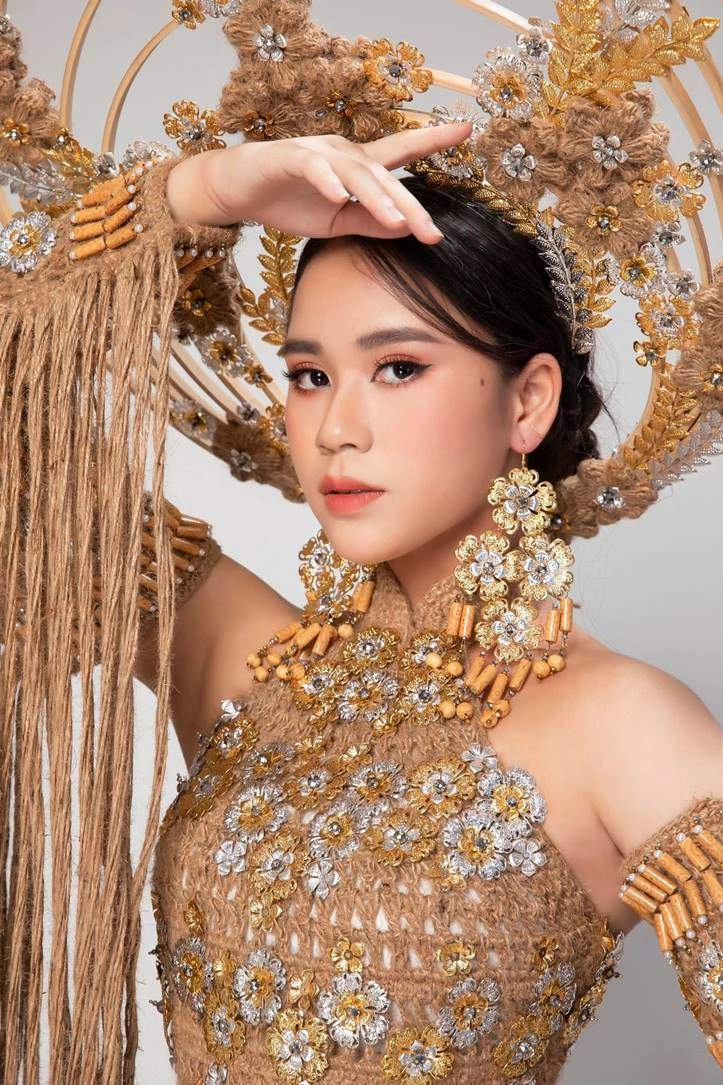 Việt nam đăng quang miss eco teen hoa hậu nhí 14 tuổi vấp ngã vẫn trình diễn tự tin