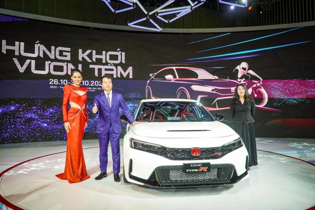 Vietnam motor show 2022 chính thức khai mạc với một loạt xe mới đình đám