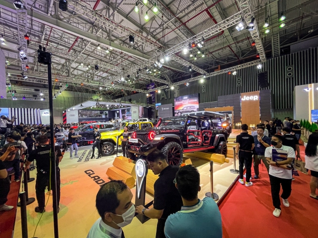 Vietnam motor show 2022 chính thức khai mạc với một loạt xe mới đình đám