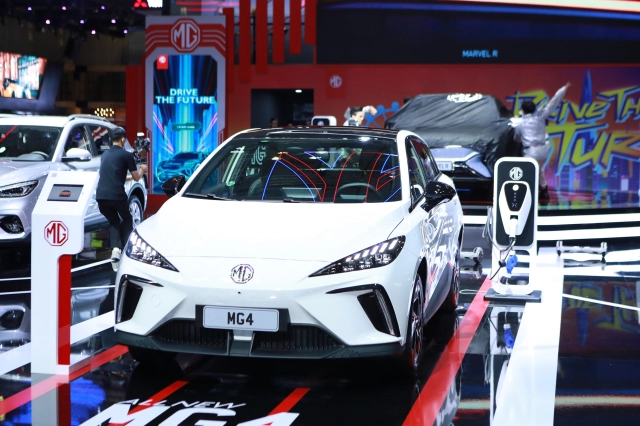 Vietnam motor show 2022 chính thức khai mạc với một loạt xe mới đình đám