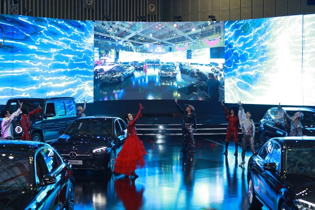 Vietnam motor show 2022 chính thức khai mạc với một loạt xe mới đình đám