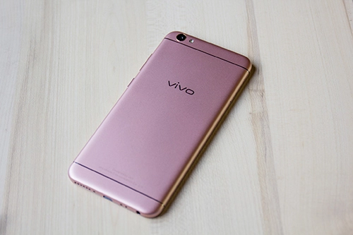 Vivo v5 smartphone đầu tiên trên thế giới có camera trước 20mp