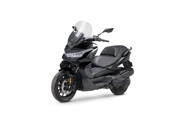 Voge sfida sr4 - mẫu xe tay ga 350cc đẹp và nhiều tính năng