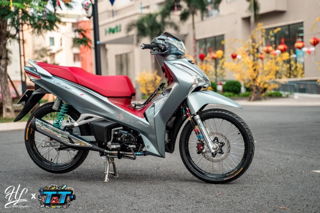 Wave 125 đẹp ướt át với dàn chân ngoại quốc