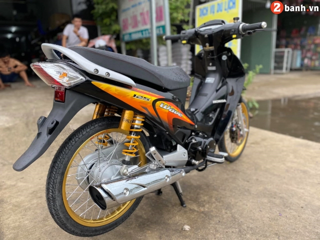 Wave 125 đời siêu hiếm hồi xuân nhờ bàn tay người thợ việt