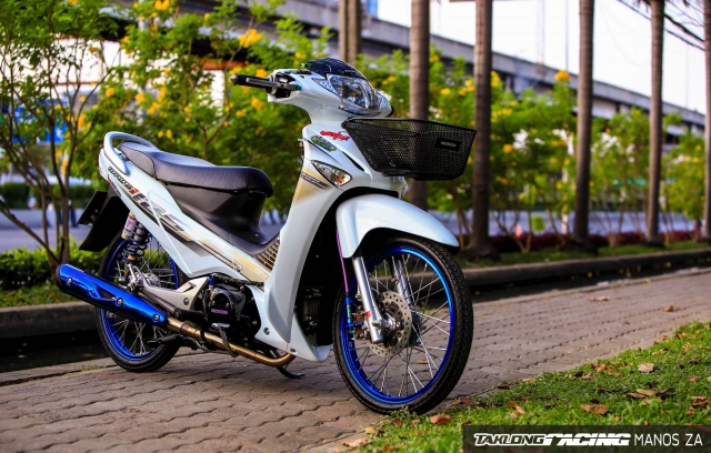 Wave 125i độ phiên bản bạch công tử