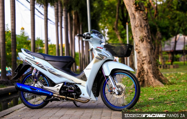 Wave 125i độ phiên bản bạch công tử