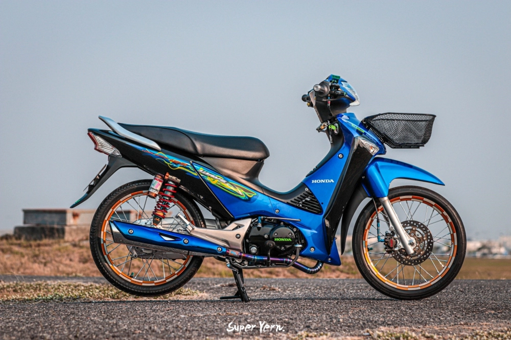 Wave 125i độ táo bạo khoe đồ chơi độc