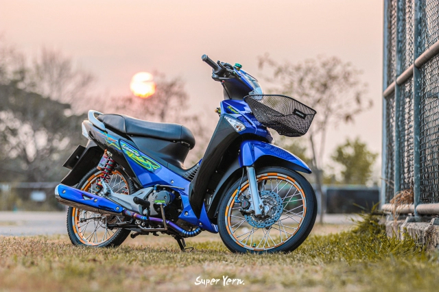 Wave 125i độ táo bạo khoe đồ chơi độc