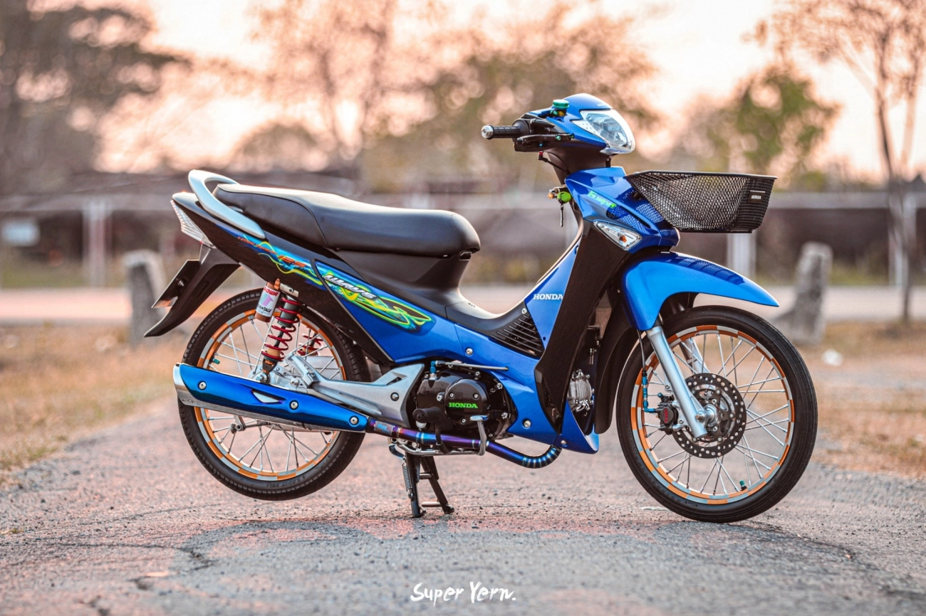 Wave 125i độ táo bạo khoe đồ chơi độc