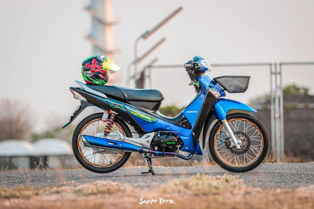 Wave 125i độ táo bạo khoe đồ chơi độc