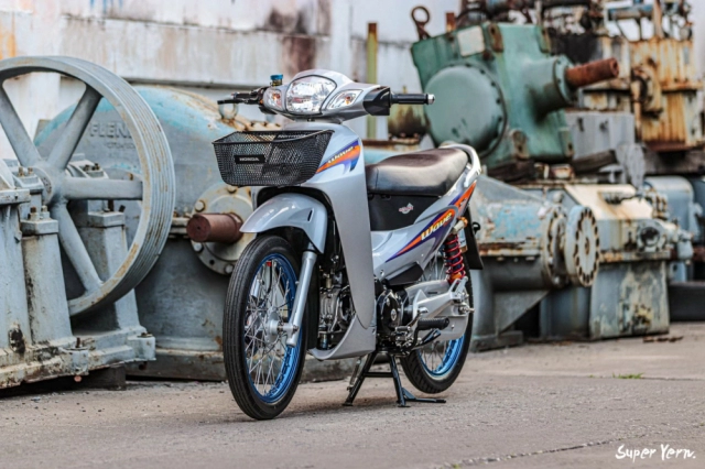 Wave 125i độ tới nái với dàn trang bị đến từ đường đua