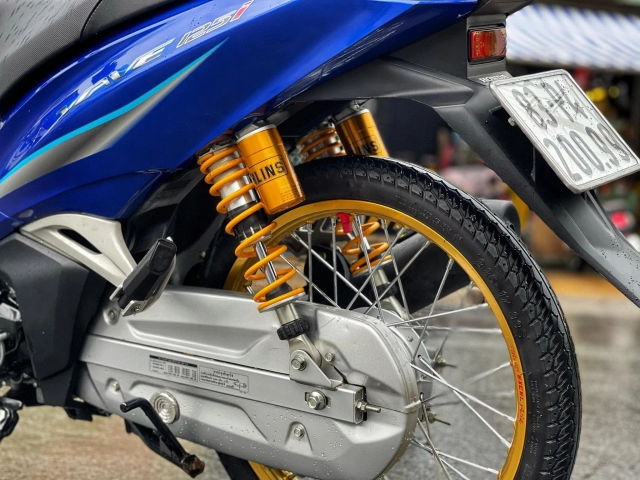 Wave 125i hoàn hảo trong dàn chân hoàng kim