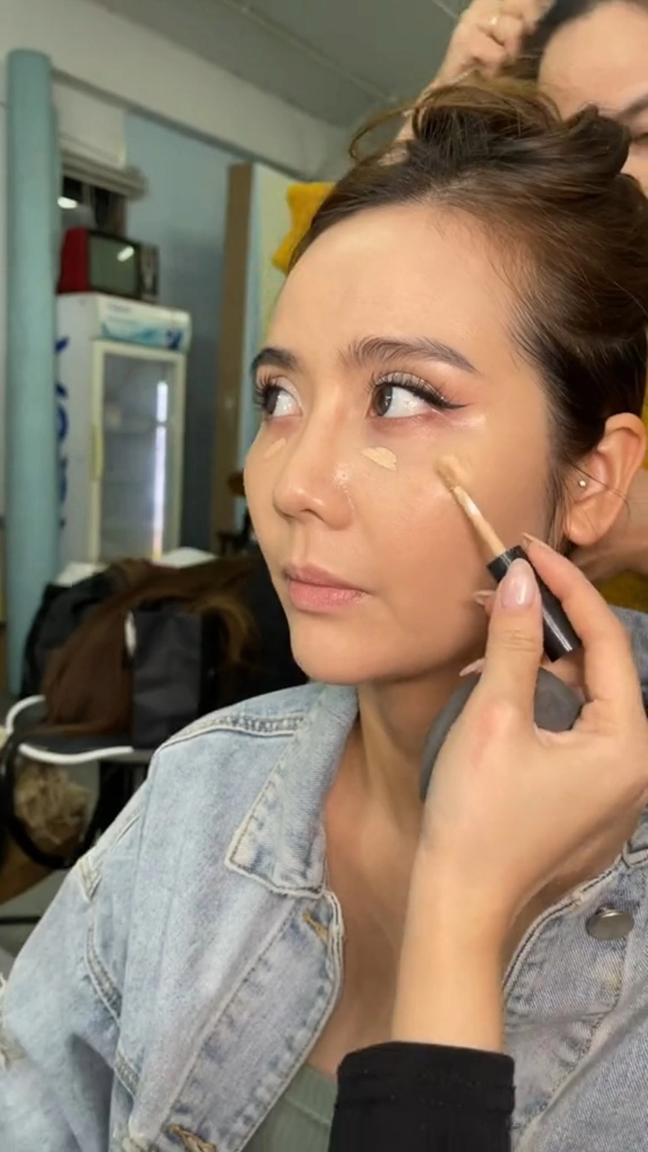 Xuất hiện mỹ nhân ăn phấn son nhất vũ trụ điện ảnh vtv trước và sau make-up như 2 người