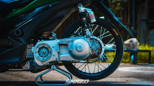 Yamaha aerox độ biến thể mới với dàn chân đẹp khủng khiếp của biker nước bạn