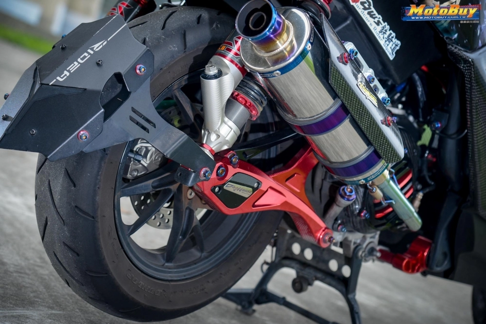 Yamaha bws 125 độ lôi cuốn người xem với phiên bản venom hầm hố của biker xứ đài
