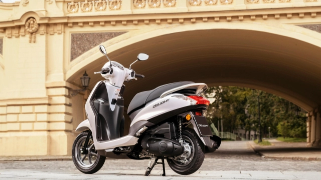 Yamaha delight 2021 giống latte nhưng giá lại có giá hơn 90 triệu đồng