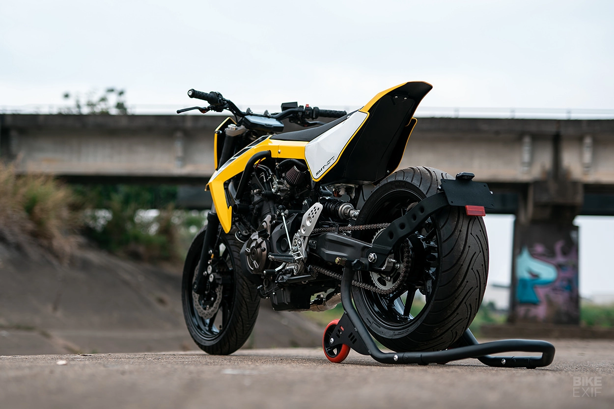 Yamaha mt-07 thay hình lột xác với phong cách supermoto từ queensland