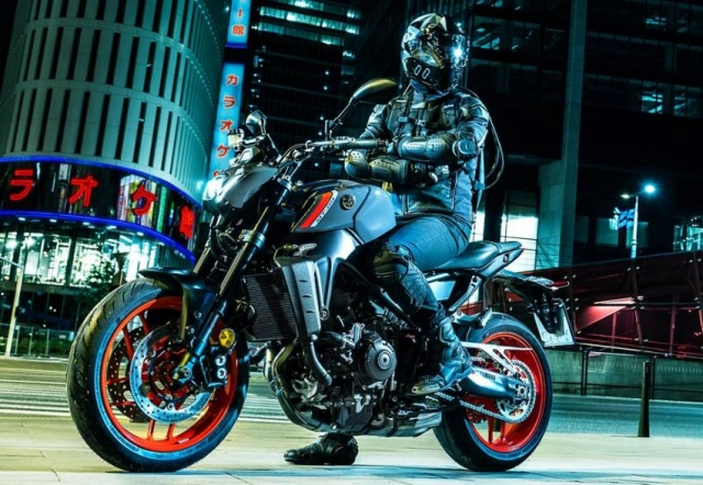 Yamaha mt-09 2021 và nguồn gốc âm thanh ống xả từ bóng tối