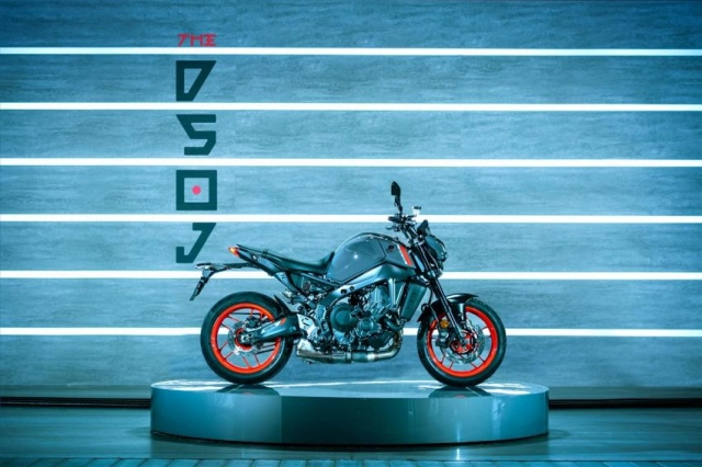 Yamaha mt-09 2021 và nguồn gốc âm thanh ống xả từ bóng tối