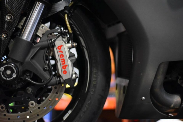 Yamaha r1 chất chơi với phong cách carbon2race