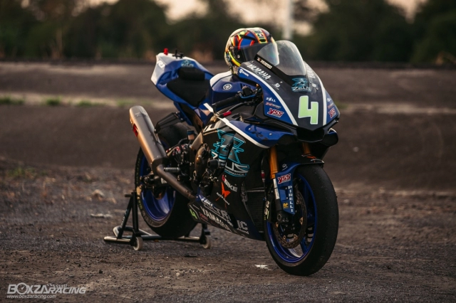 Yamaha r1 độ chất chơi mê hoặc người nhìn với phong cách racing