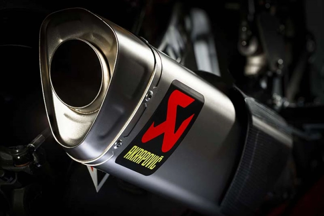 Yamaha r1 gytr được bán với giá cao ngất ngưỡng 1 tỷ vnd