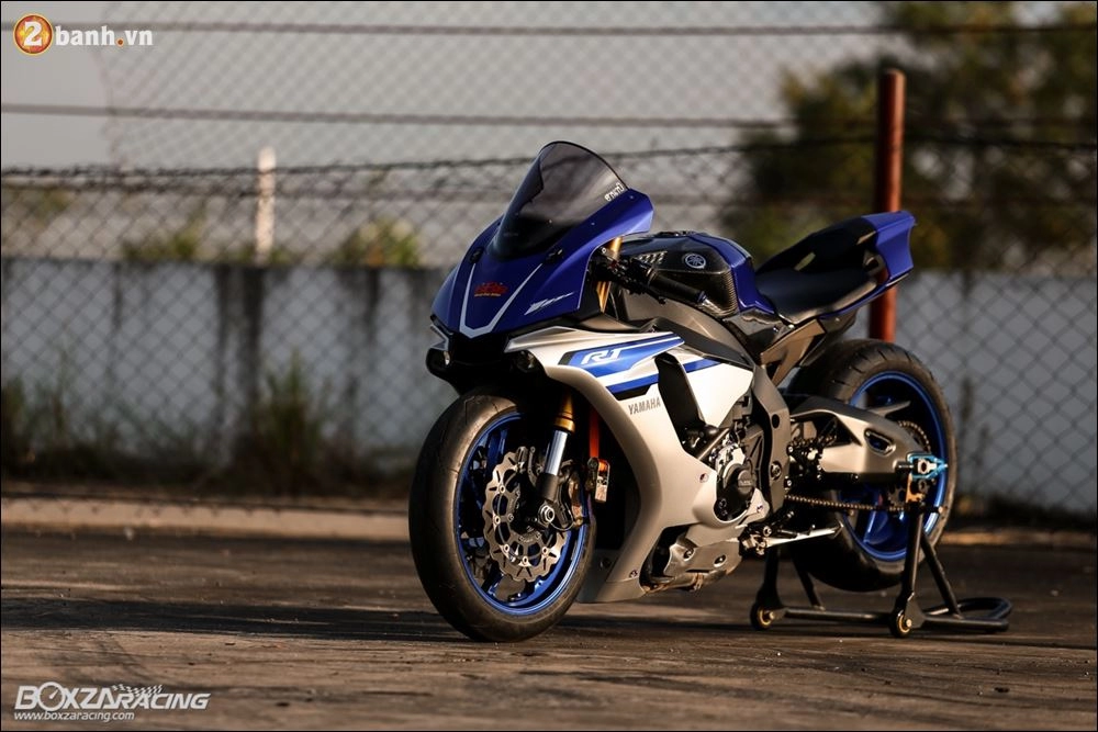 Yamaha r1 mãnh thú ngự trị đường đua qua hình phong dragbike