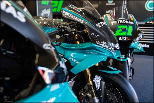 Yamaha r1 petronas srt chính thức trình làng với ngoại hình siêu cấp