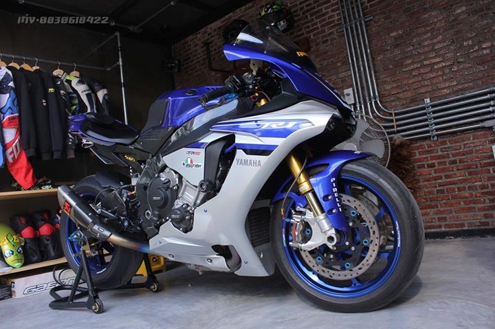 Yamaha r1 superbike độ khủng full option tại xứ thái