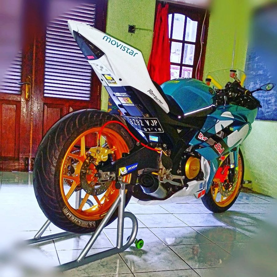 Yamaha r15 độ - con quái thú hầm hố ngủ quên của biker indo
