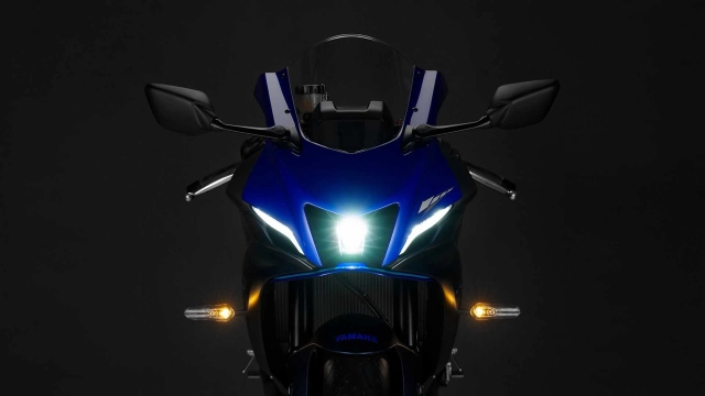 Yamaha r7 2021 chính thức ra mắt với giá từ 200 triệu đồng