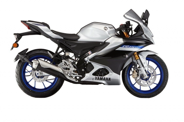 Yamaha r15v4 đạt doanh số lên tới 11792 chiếc chỉ sau một tháng ra mắt